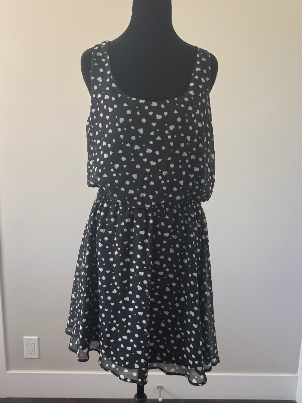 Mini Chica Black White Heart Print Sleeveless Dress Size L